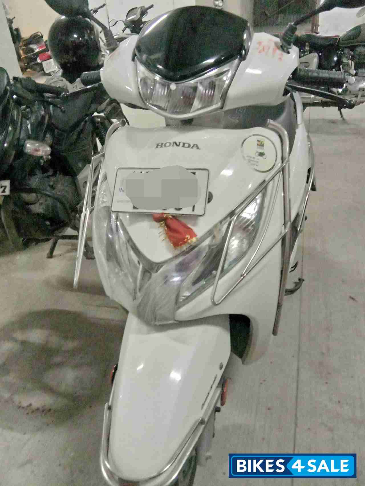 Pearl White Honda Activa 125