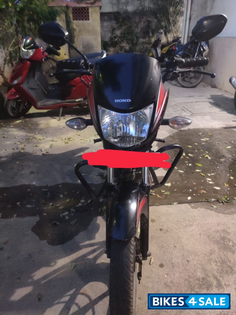 Black Honda Dream Yuga