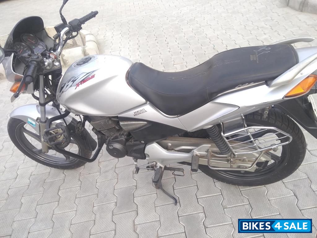 Metallic Silver Hero CBZ Xtreme