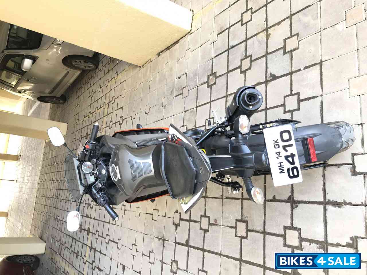 Grey Orange Special Edition Yamaha YZF R15 V2