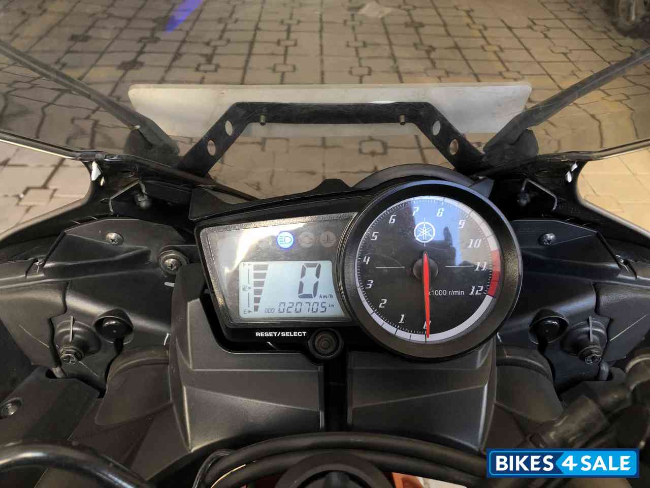 Grey Orange Special Edition Yamaha YZF R15 V2