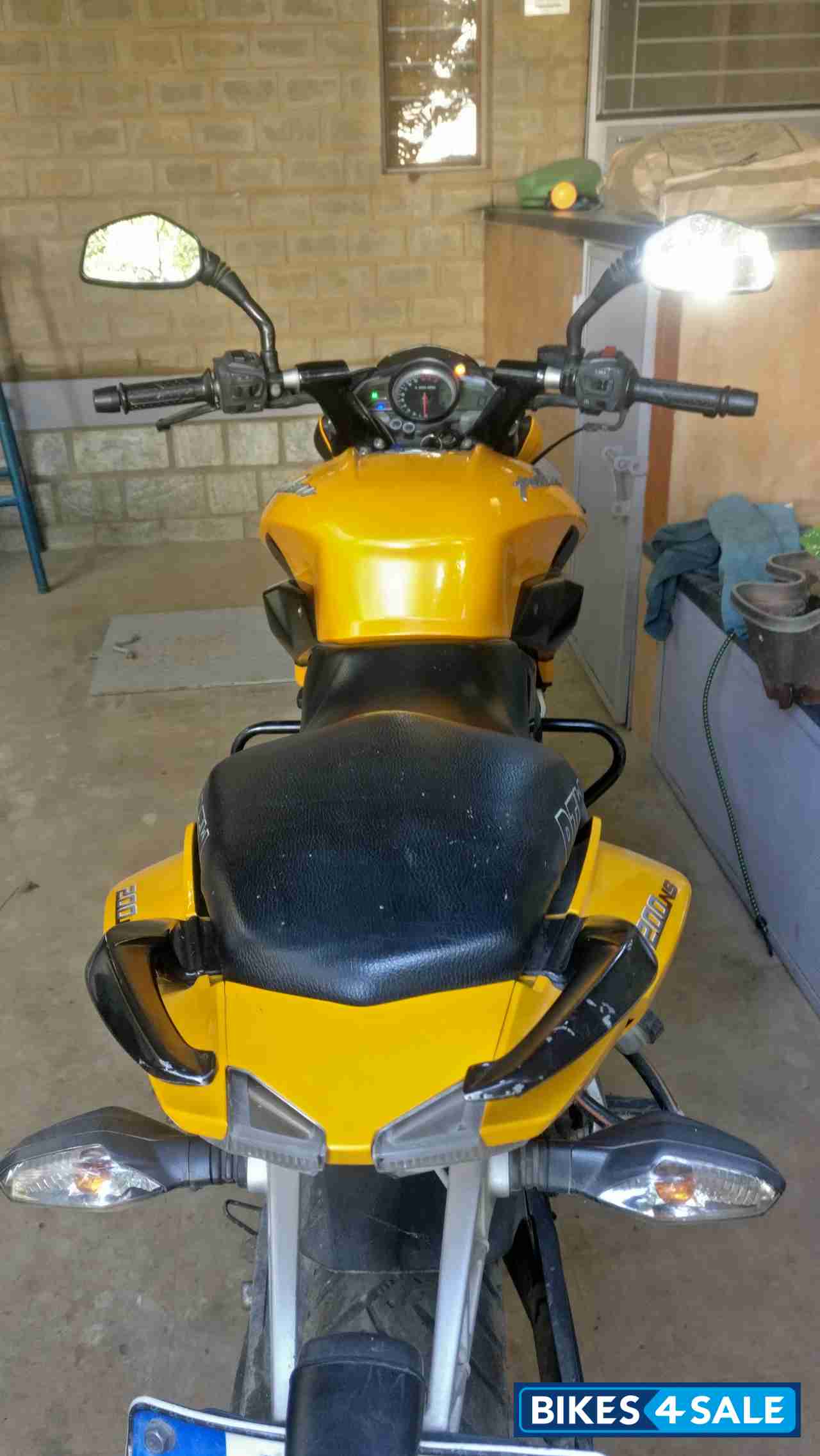 Yellow Bajaj Pulsar 200 NS