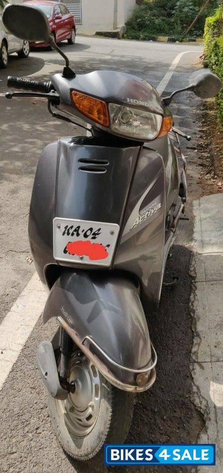 Gray Honda Activa