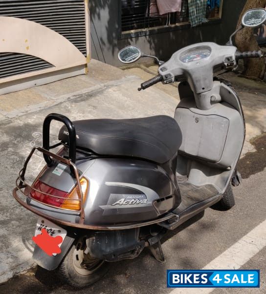 Gray Honda Activa