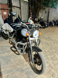 Customised Royal Enfield Thunderbird 350