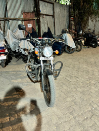 Customised Royal Enfield Thunderbird 350