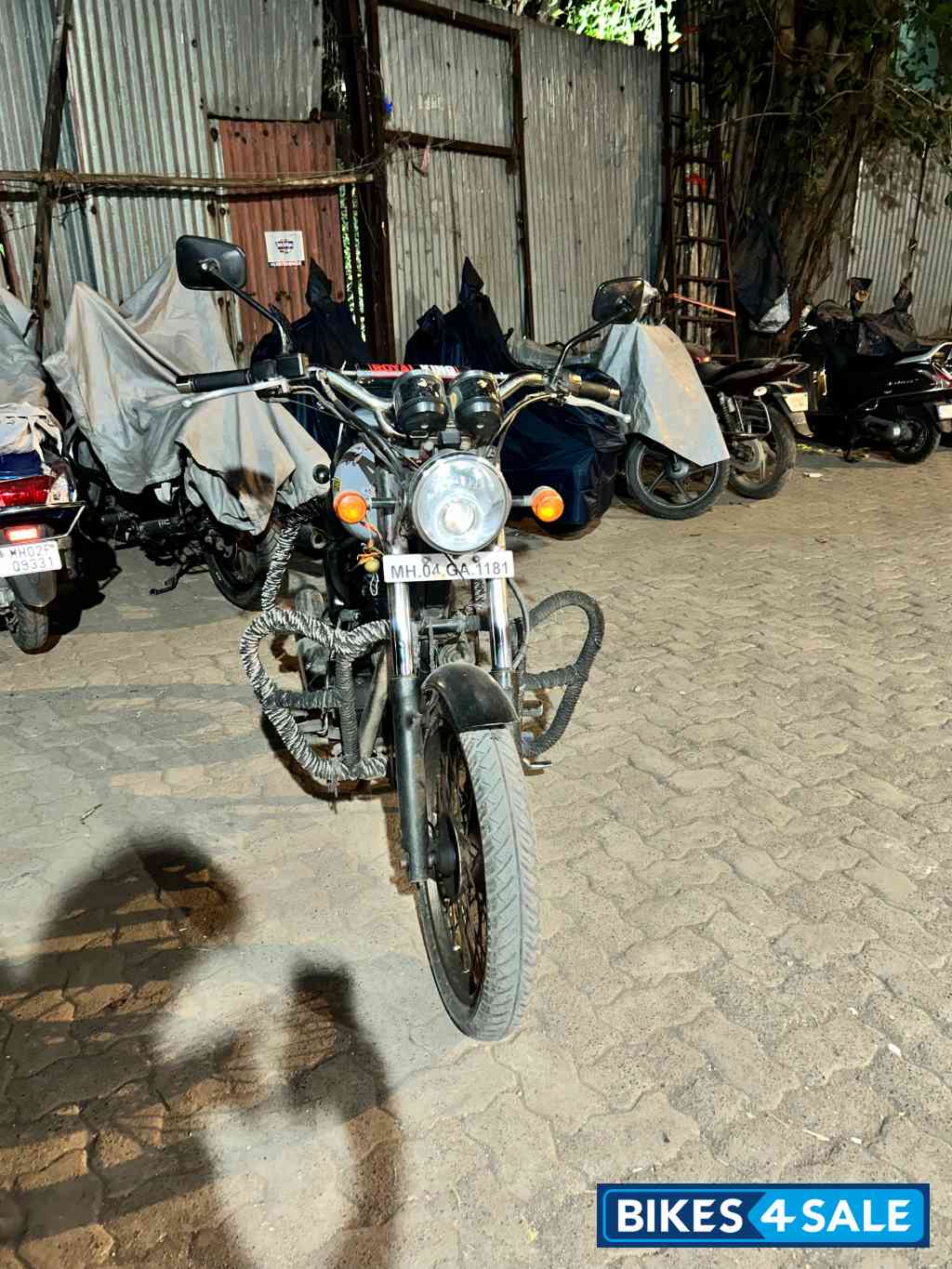 Customised Royal Enfield Thunderbird 350