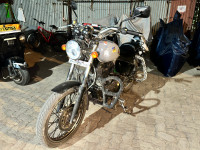 Customised Royal Enfield Thunderbird 350