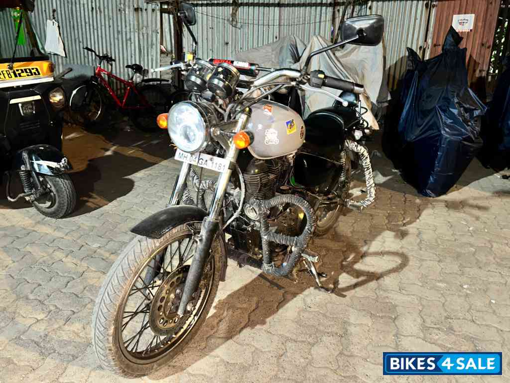 Customised Royal Enfield Thunderbird 350
