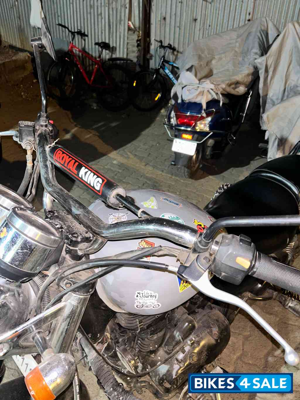 Customised Royal Enfield Thunderbird 350