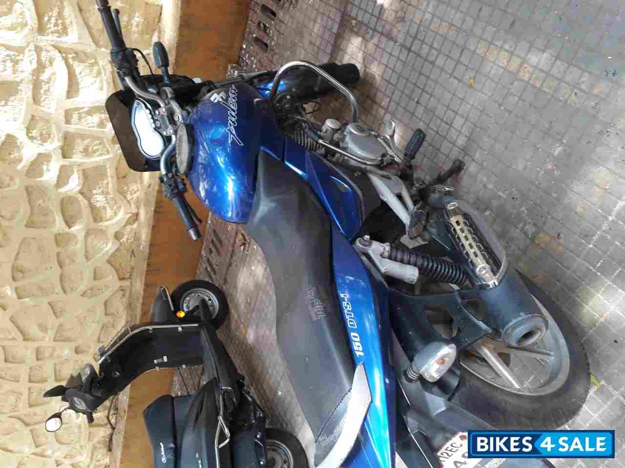Blue Bajaj Pulsar 150 DTSi