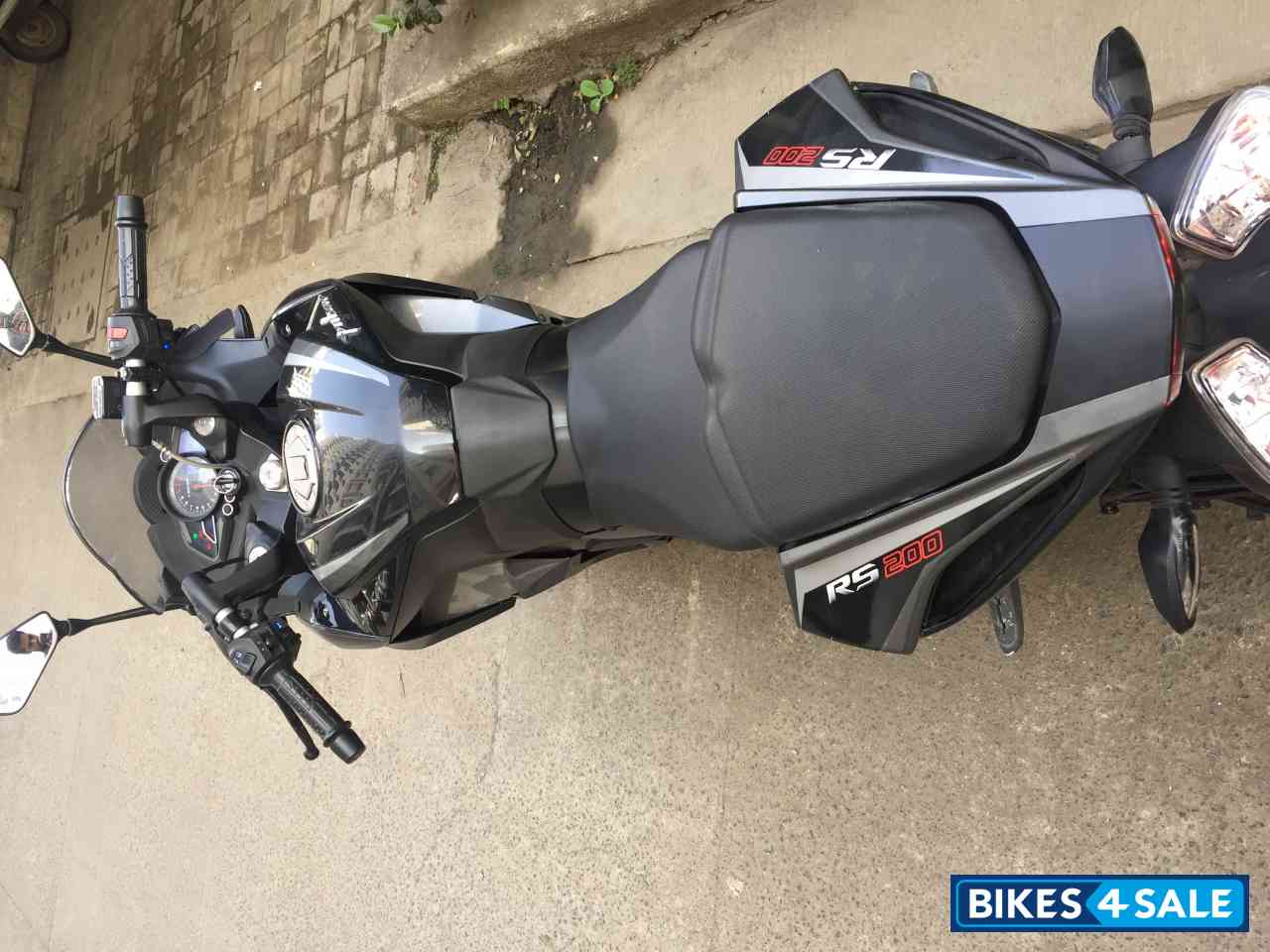 Graphite Black Bajaj Pulsar RS 200 ABS