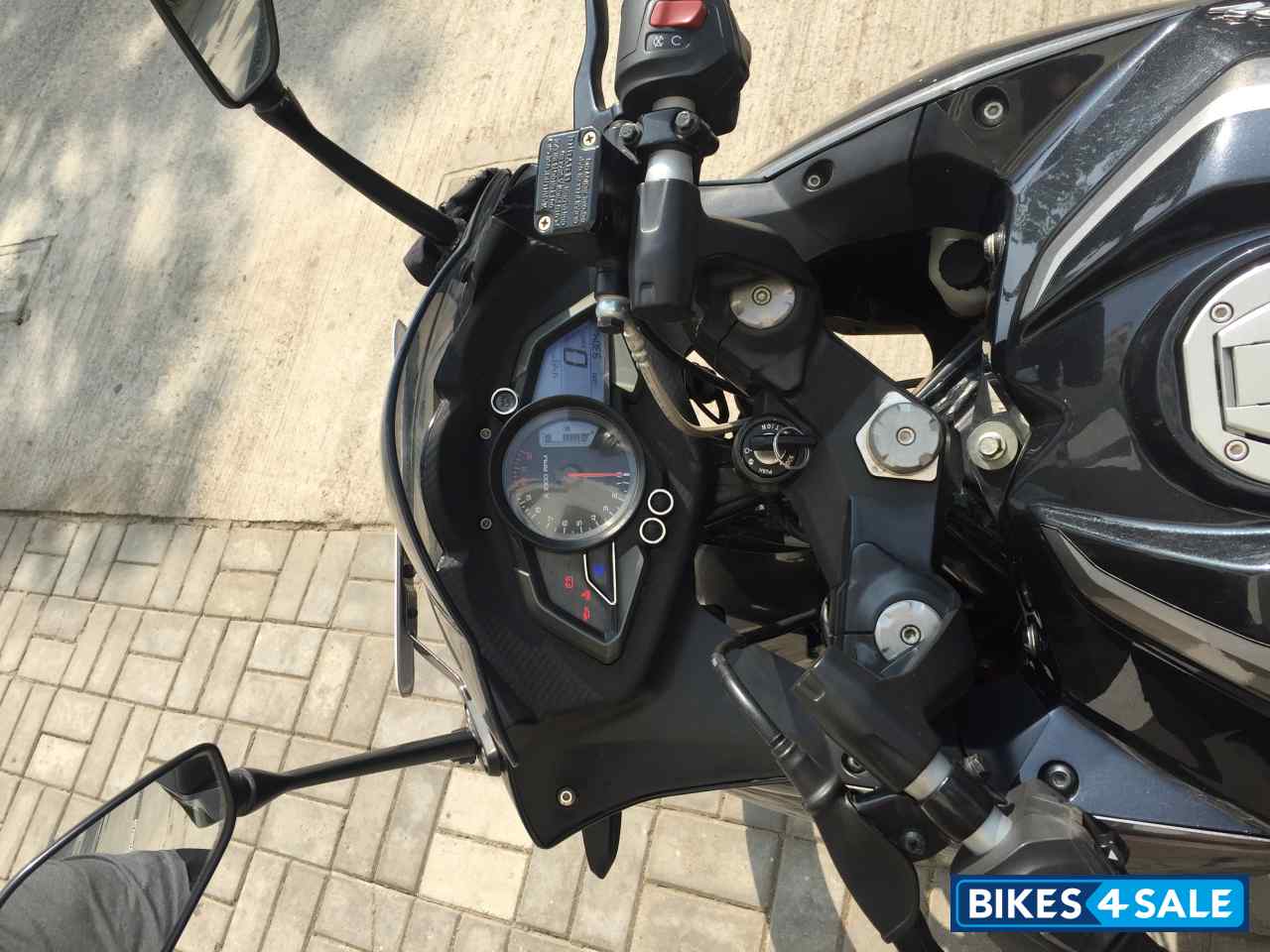 Graphite Black Bajaj Pulsar RS 200 ABS