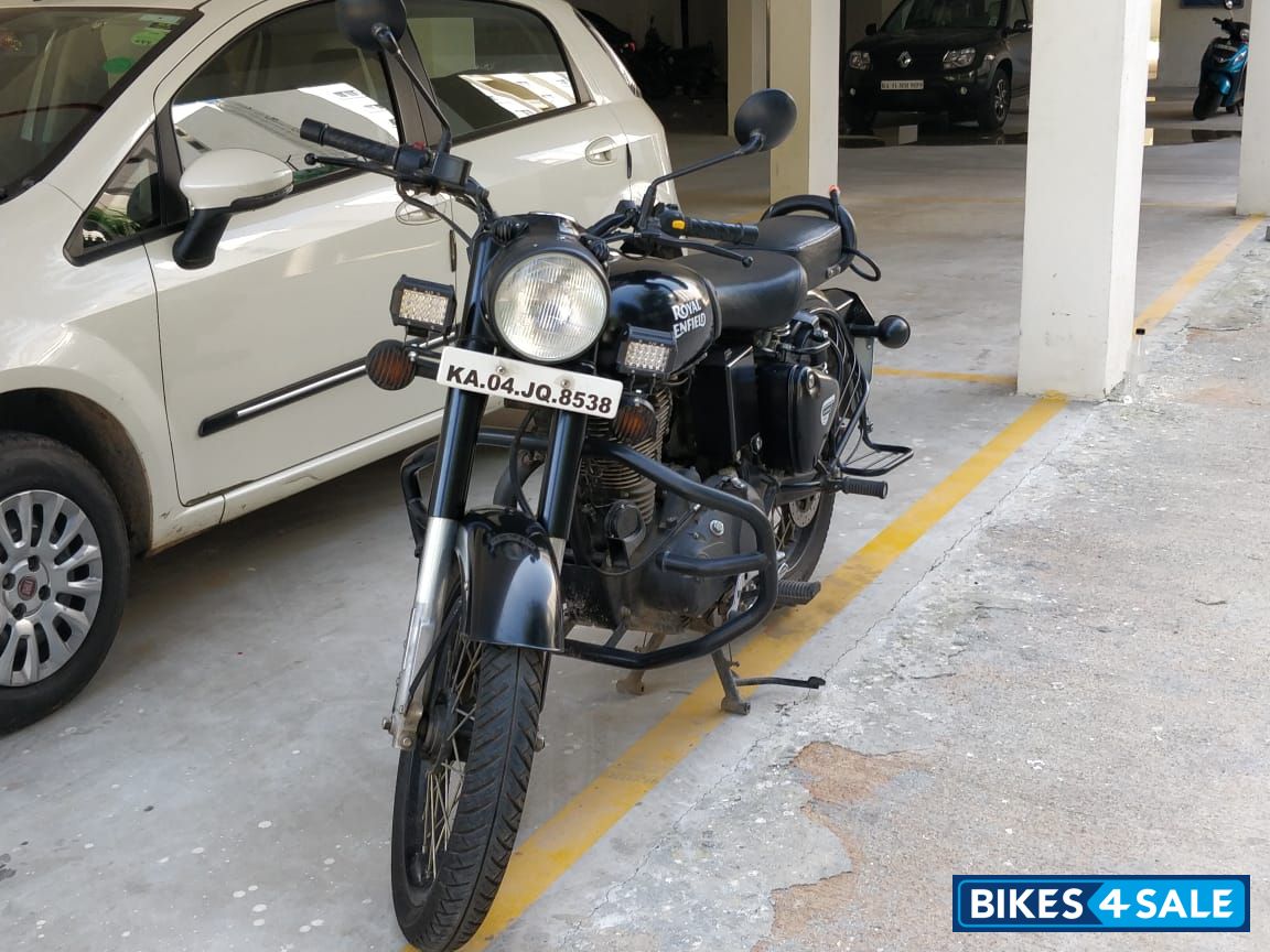 Royal Enfield Classic Stealth Black