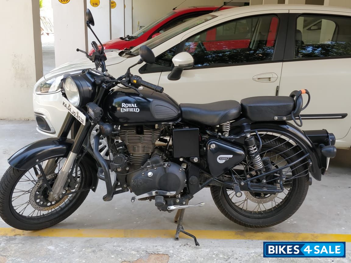 Royal Enfield Classic Stealth Black