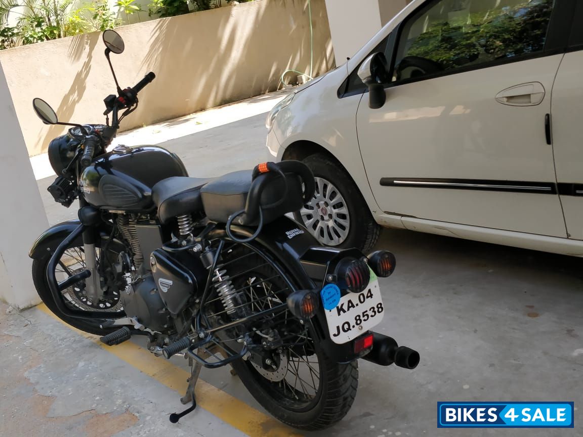 Royal Enfield Classic Stealth Black