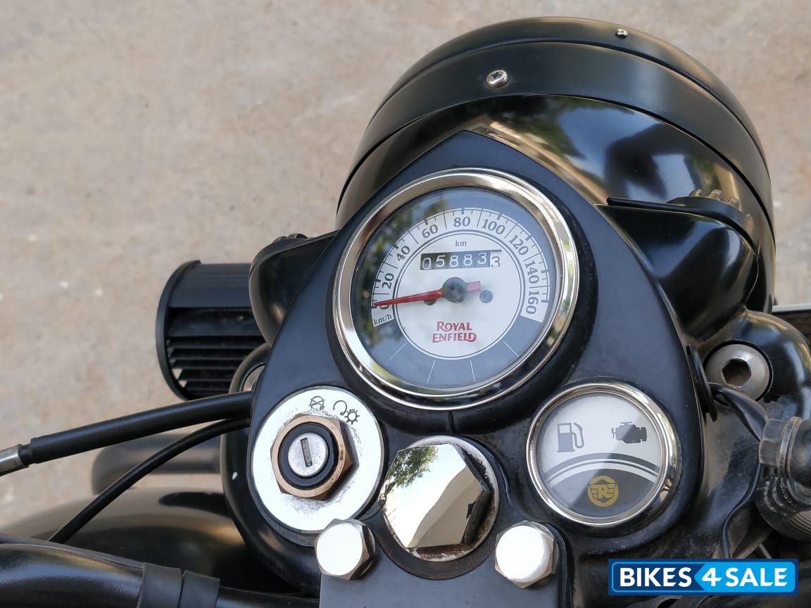 Royal Enfield Classic Stealth Black