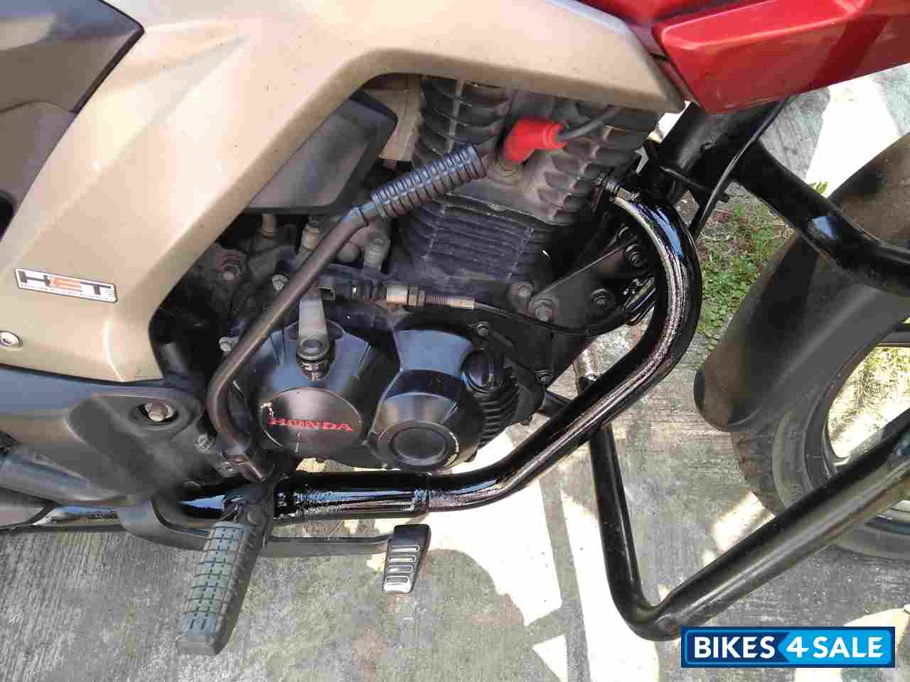 Red Honda CB Unicorn 160