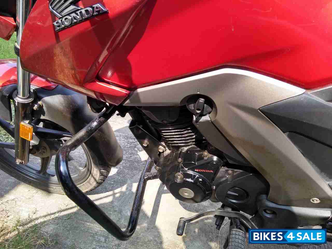Red Honda CB Unicorn 160