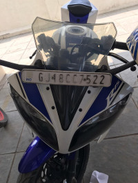 White Blue Yamaha YZF R15 V2