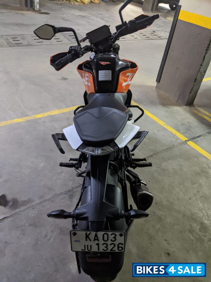 Orange KTM Duke 390 Orange KTM Duke 390