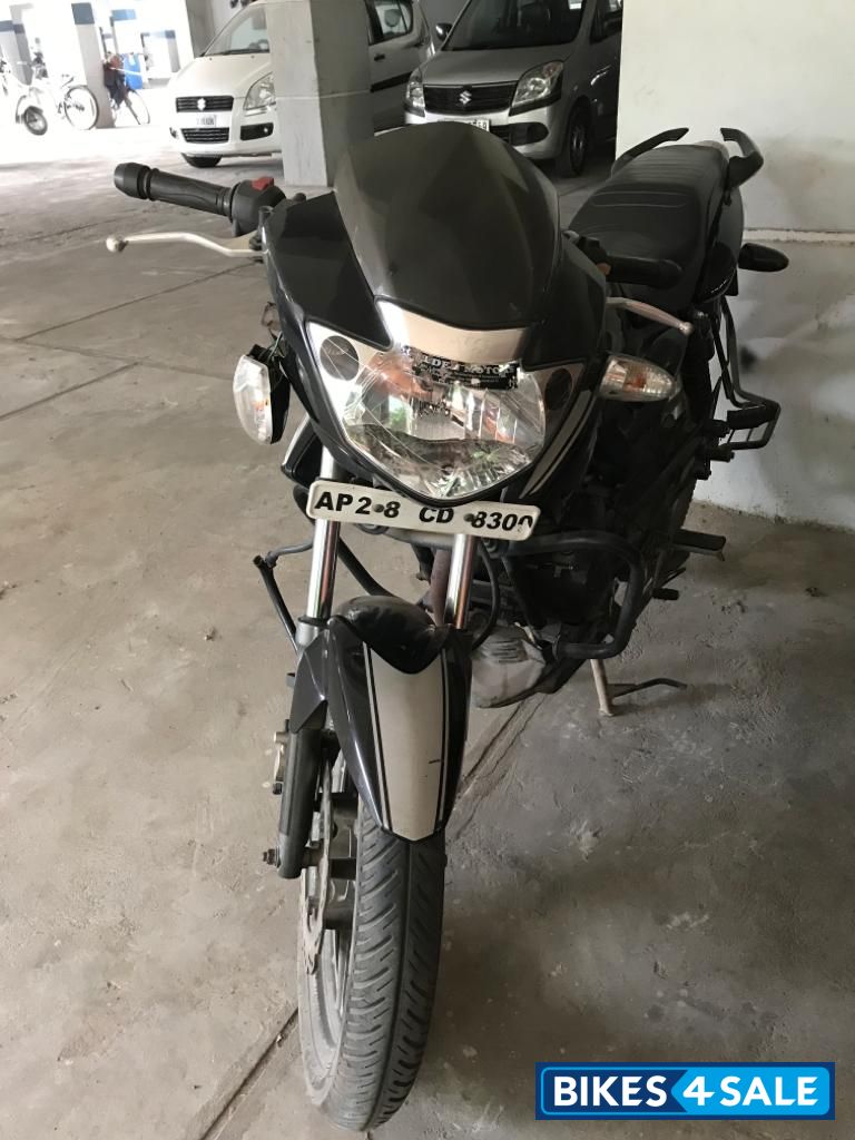Black TVS Apache RTR 160