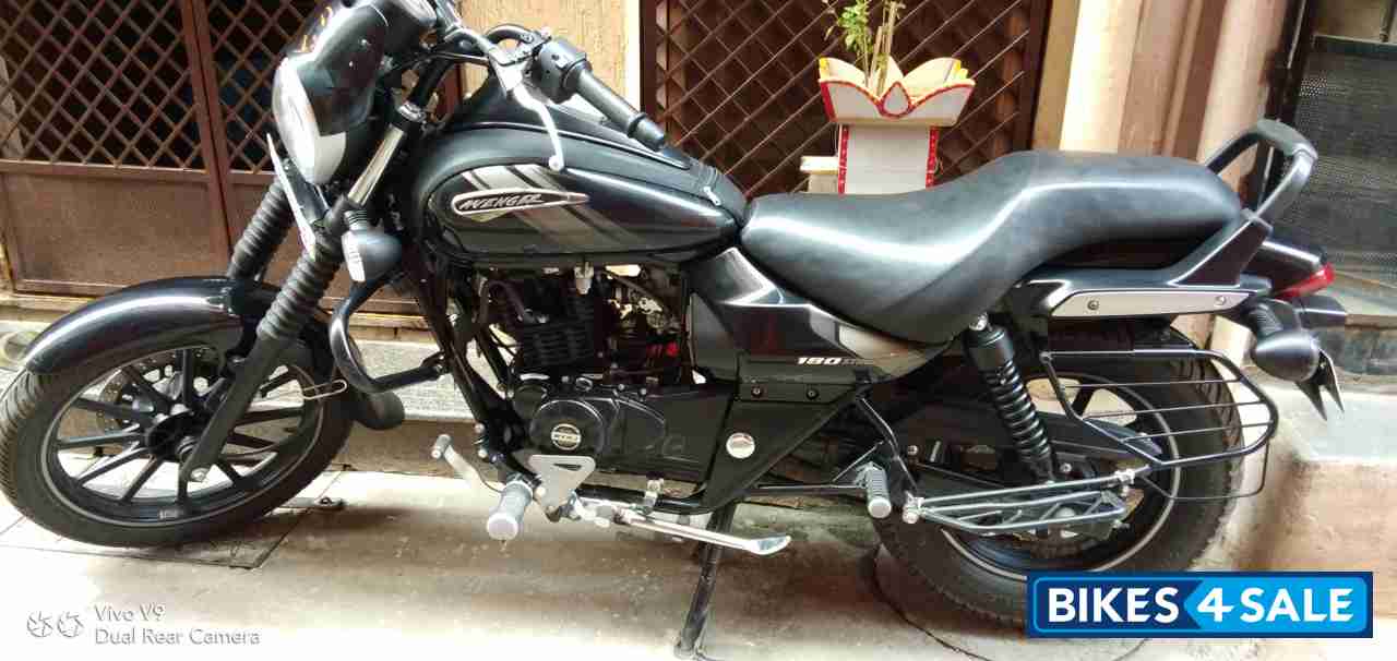 Bajaj Avenger 180 DTS-i Bajaj Avenger 180 DTS-i