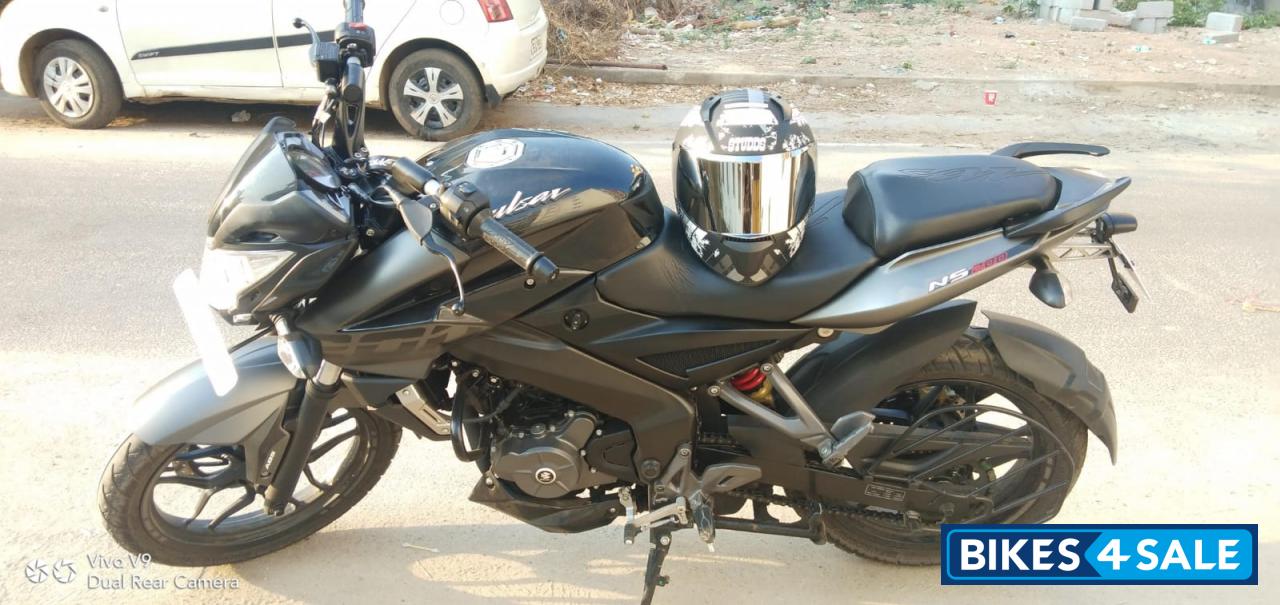 Black Bajaj Pulsar 200 NS ABS Black Bajaj Pulsar 200 NS ABS