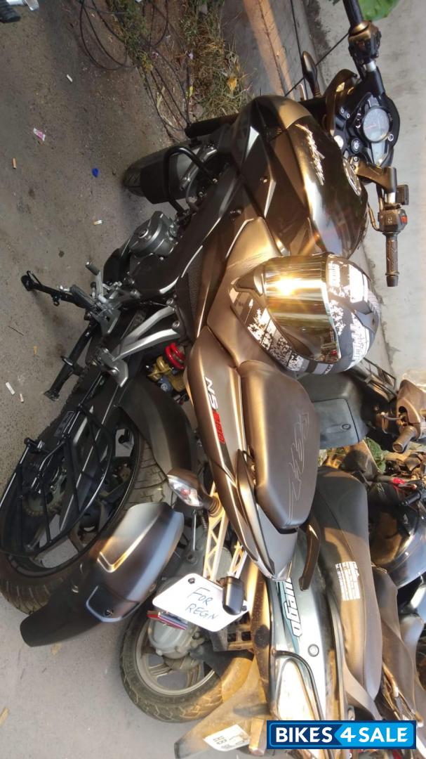 Black Bajaj Pulsar 200 NS ABS Black Bajaj Pulsar 200 NS ABS