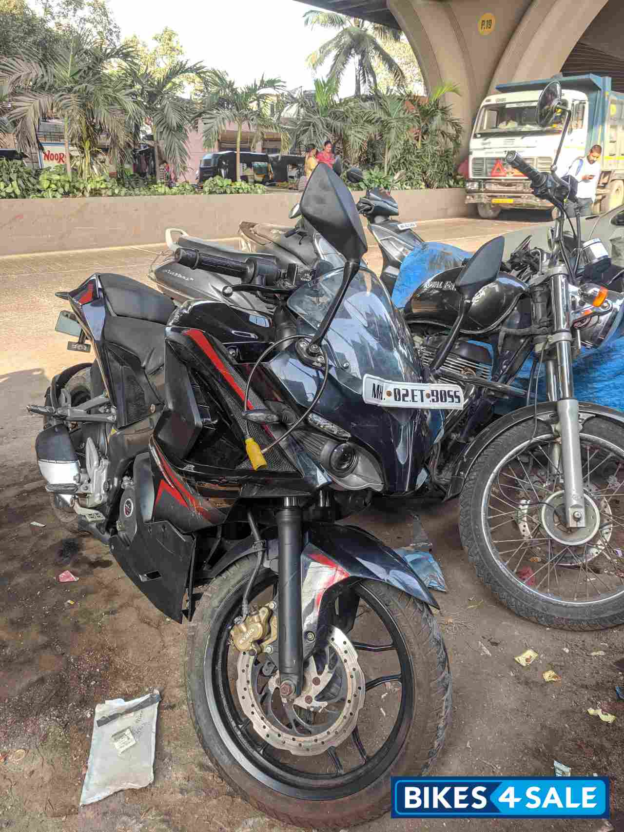 Bajaj Pulsar RS 200