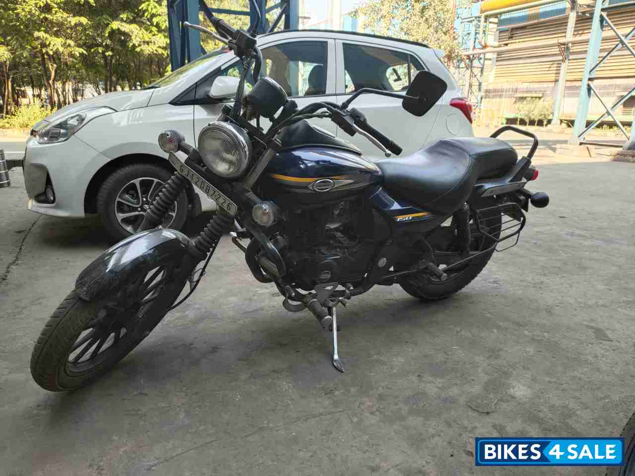 Blue Bajaj Avenger Street 150