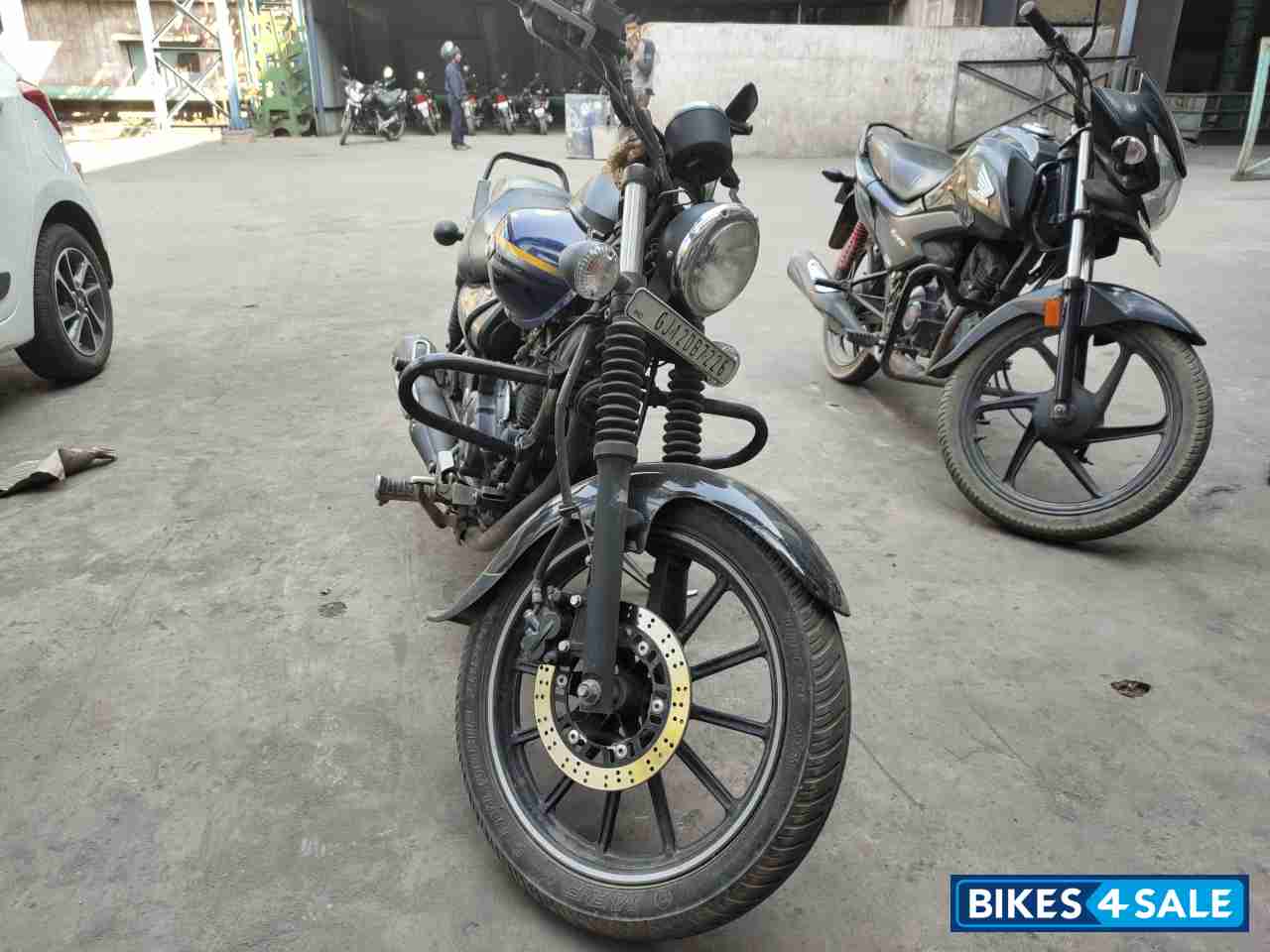 Blue Bajaj Avenger Street 150