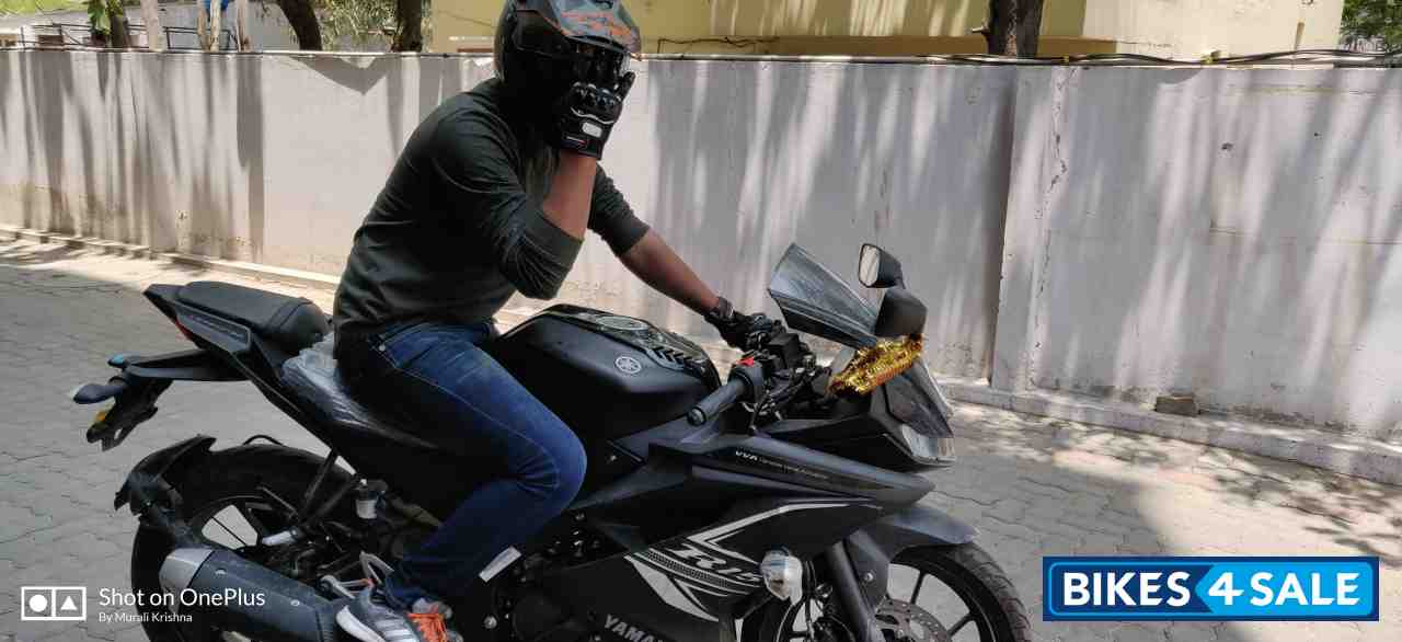 Black Yamaha YZF R15 V3