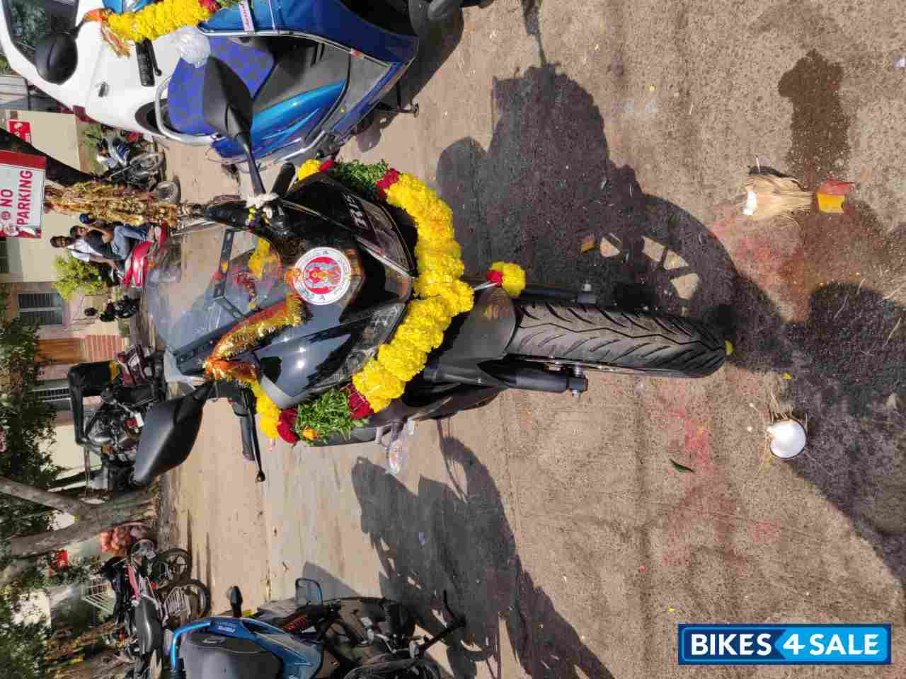 Black Yamaha YZF R15 V3