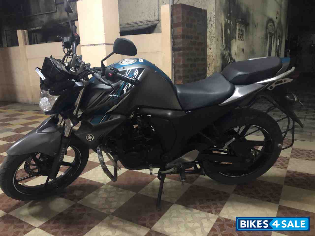 Grey Yamaha FZ-S FI V2