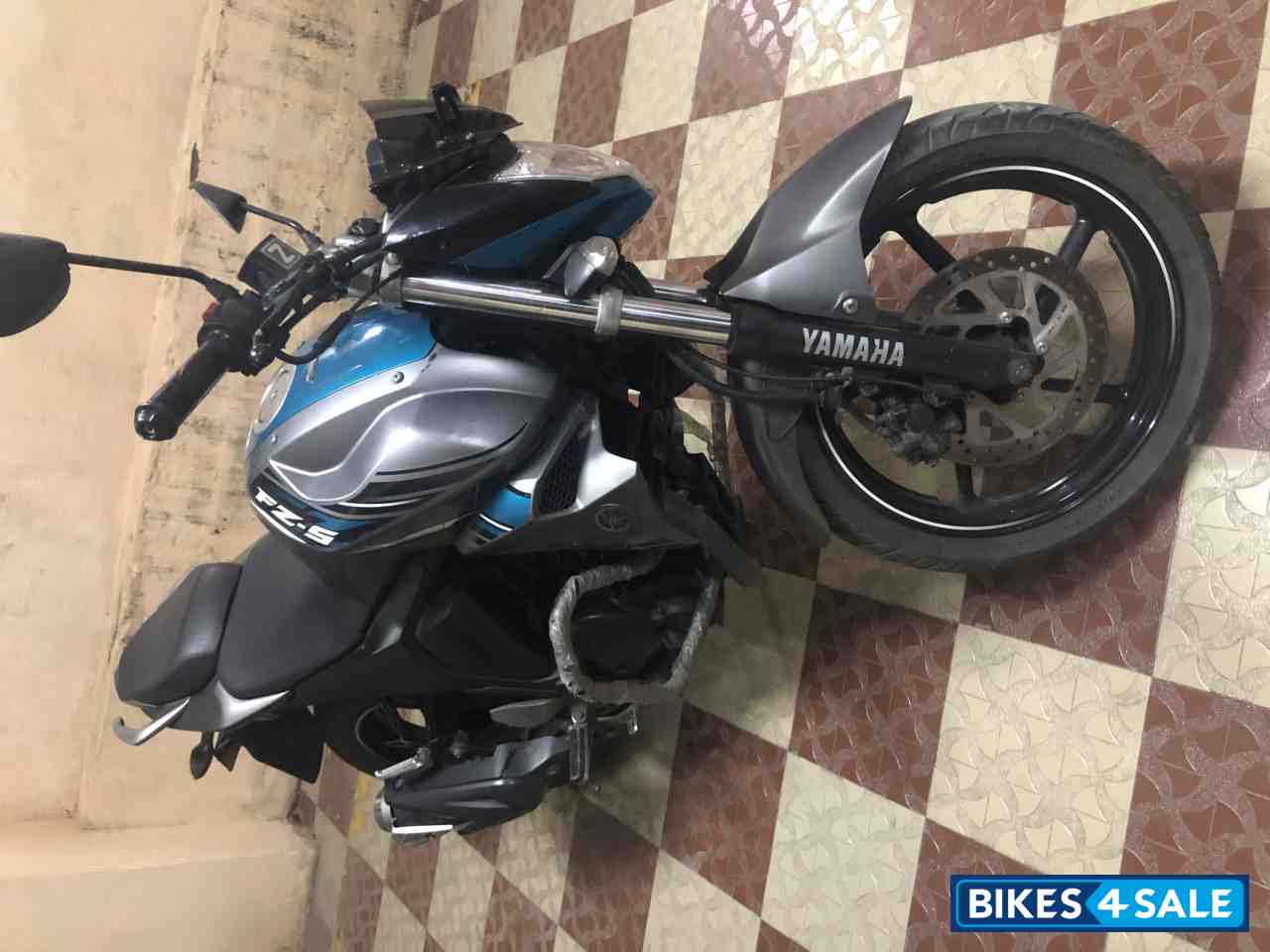 Grey Yamaha FZ-S FI V2