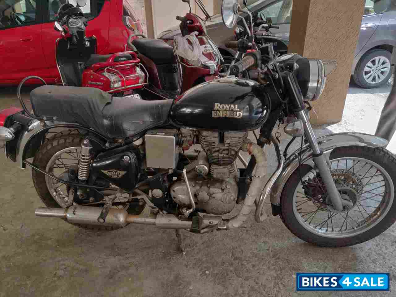 Black Royal Enfield Bullet Standard 350