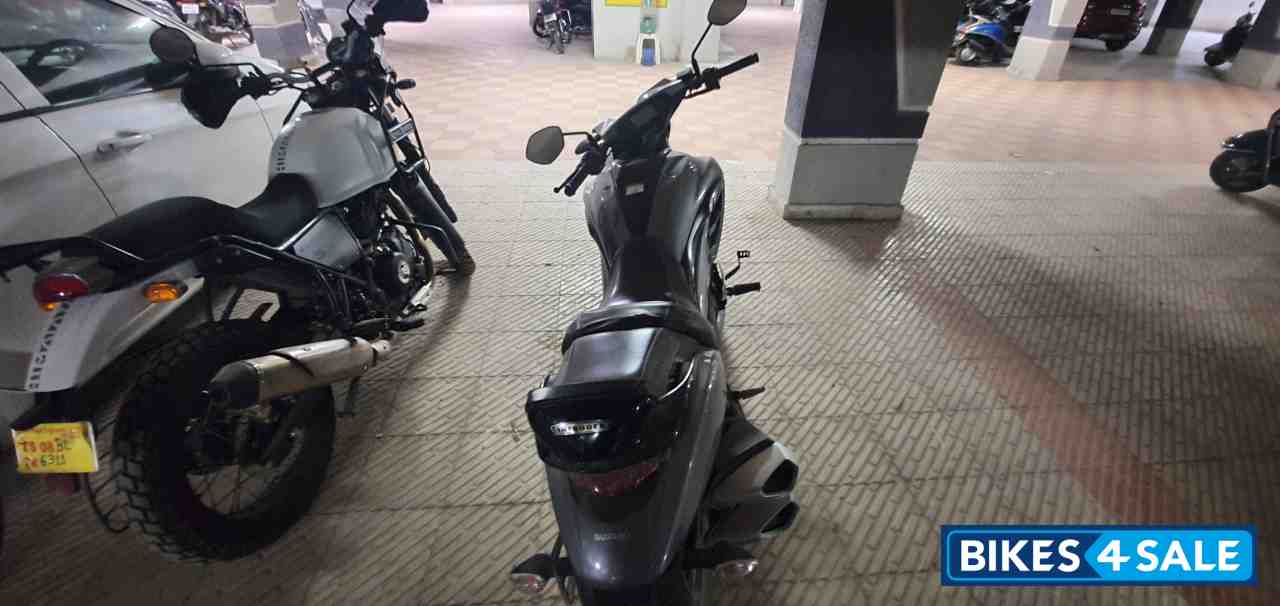 Silver Suzuki Intruder 150