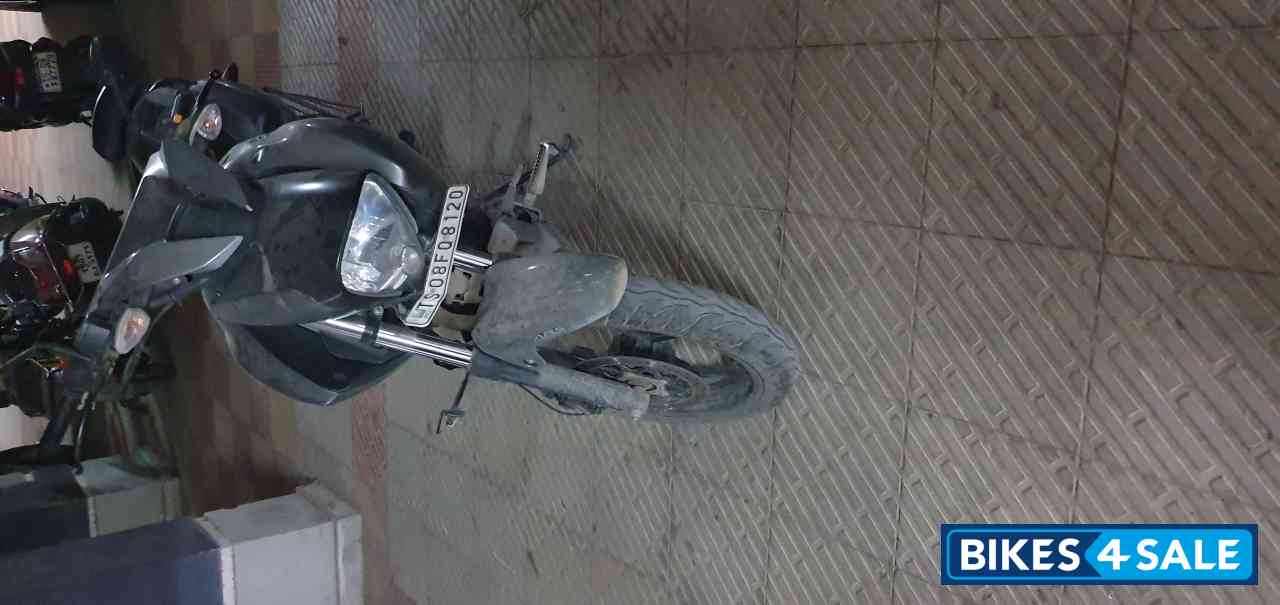 Silver Suzuki Intruder 150