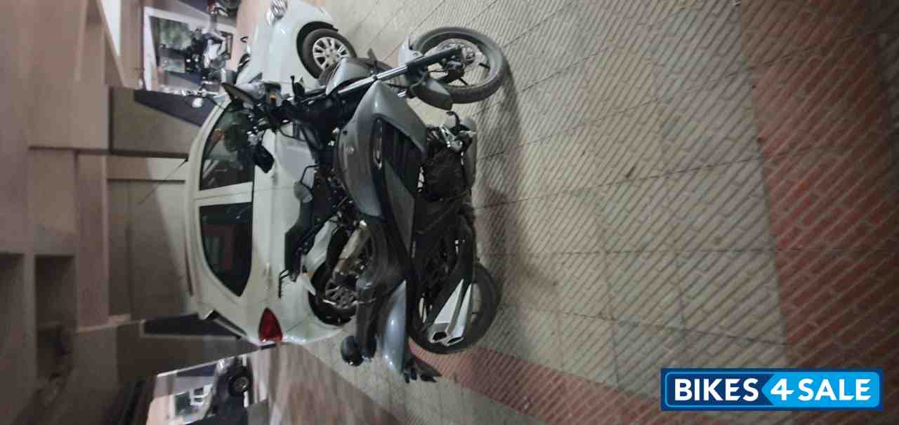 Silver Suzuki Intruder 150