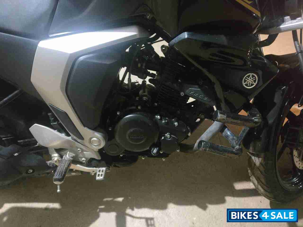 Black Yamaha FZ FI V2
