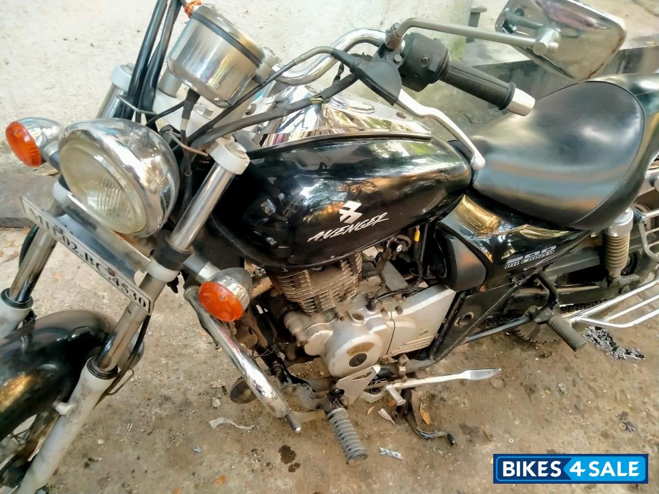 Bajaj Avenger 200 DTS-i