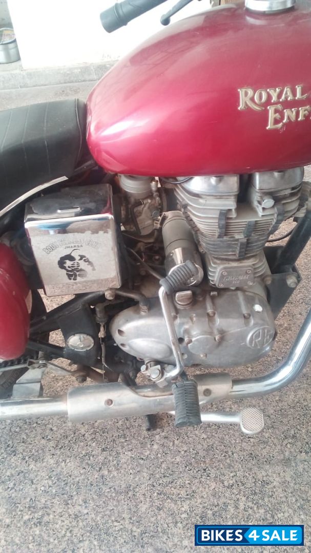 Red Royal Enfield Bullet Electra Twinspark