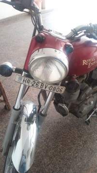 Red Royal Enfield Bullet Electra Twinspark
