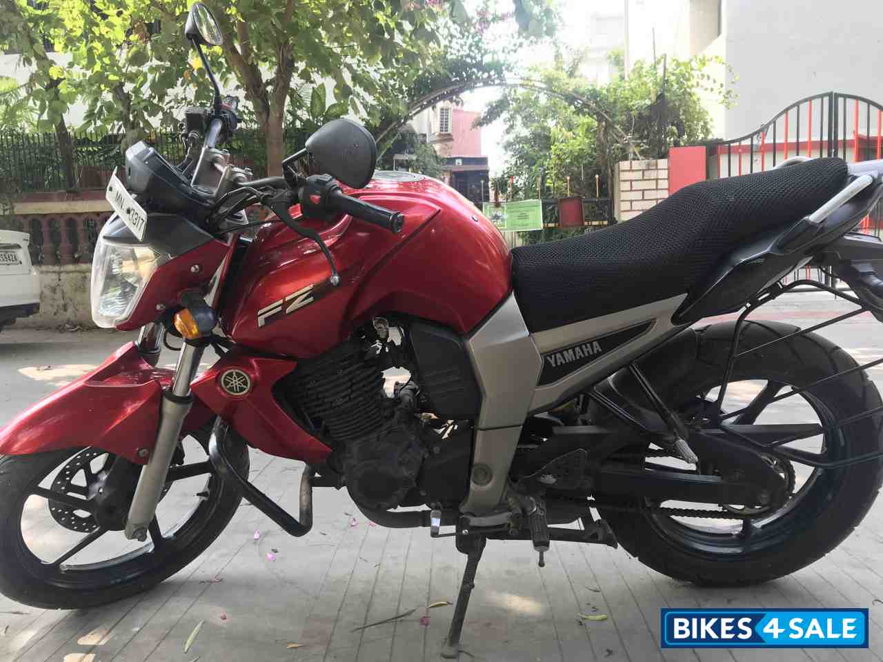 Red Yamaha FZ16