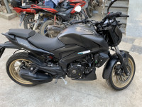 Matte Black Bajaj Dominar 400
