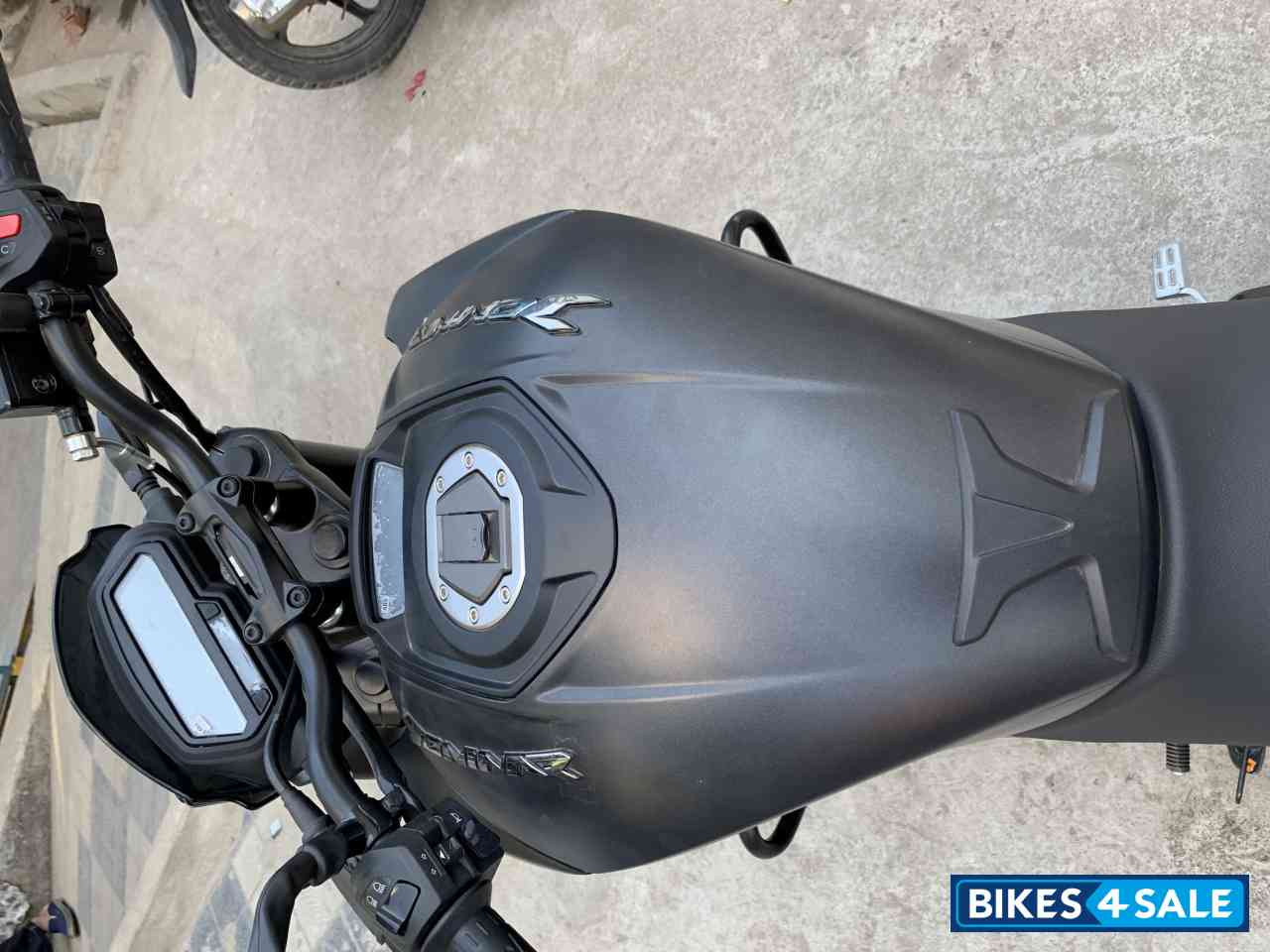 Matte Black Bajaj Dominar 400