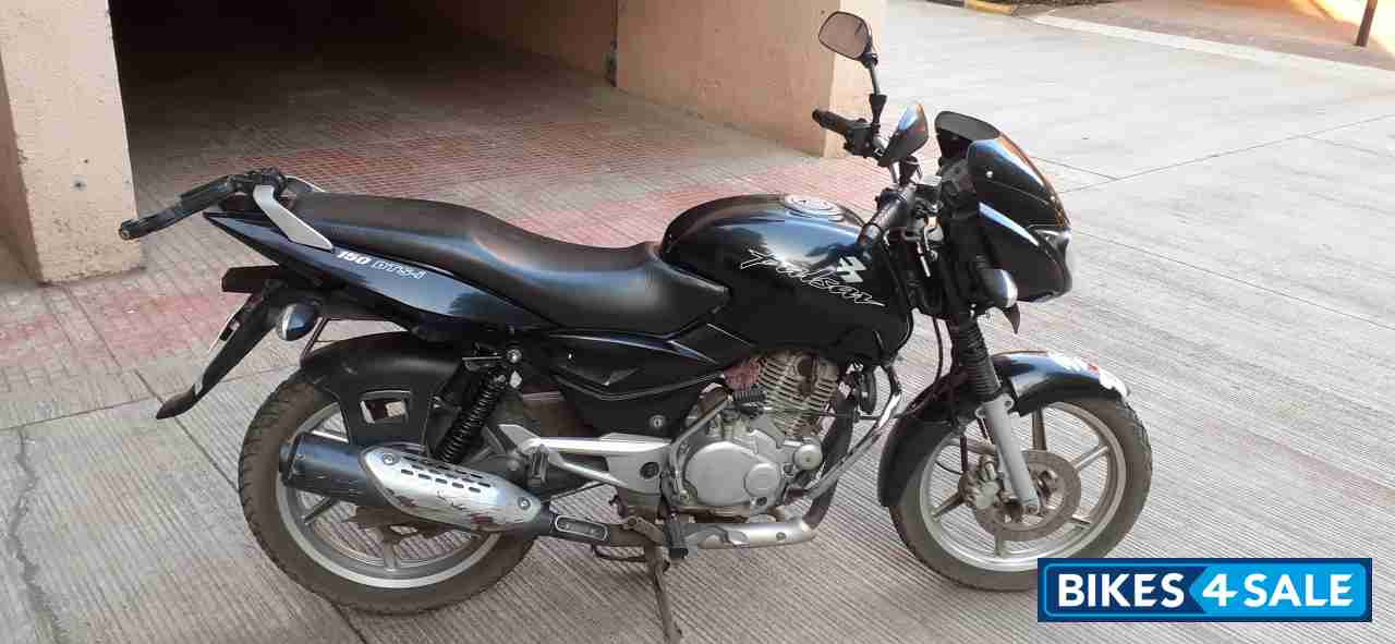 Black Bajaj Pulsar 150 Classic Black Bajaj Pulsar 150 Classic