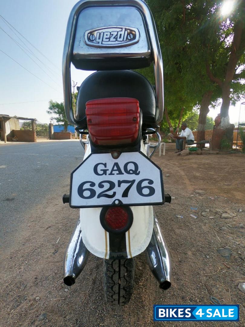 Ideal Jawa Yezdi Classic