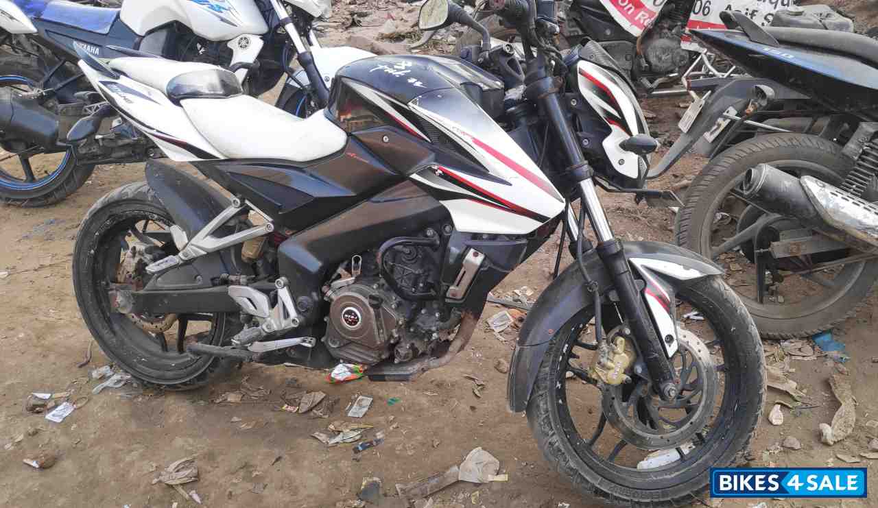 Bajaj Pulsar 200 NS